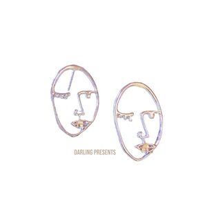 Wink Face Etched Earrings Women Color Silver